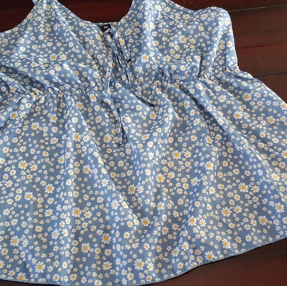 SHEIN Floral Blue Camisole Top - Picture 2 of 4